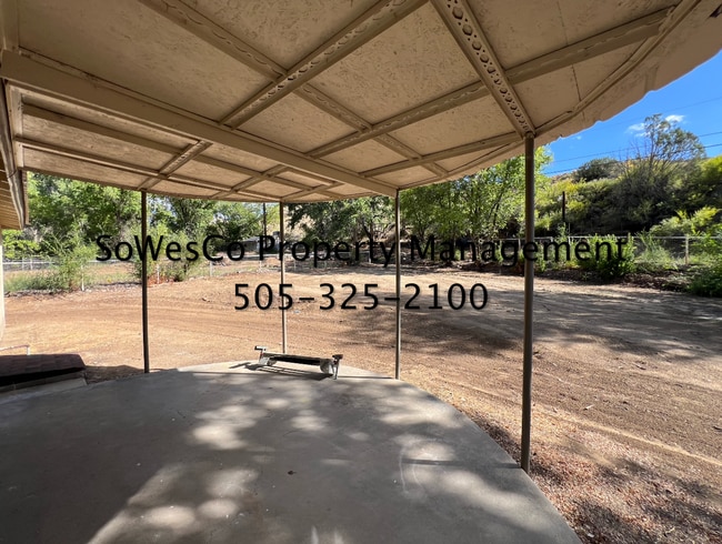 Building Photo - Gorgeous Home on almost an acre