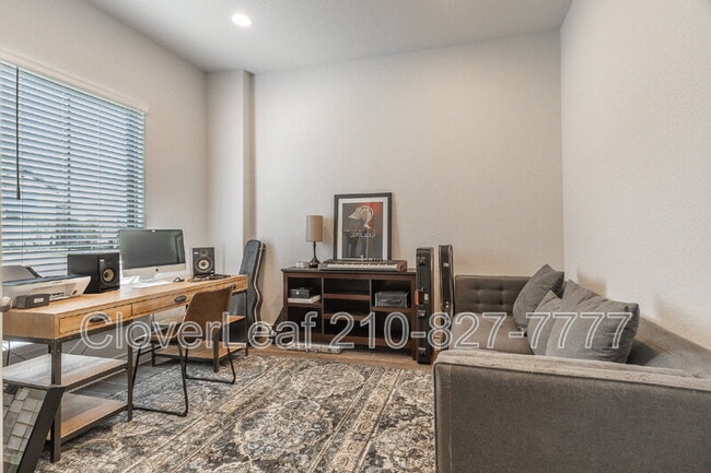 Building Photo - 1149 Cadogan Squire