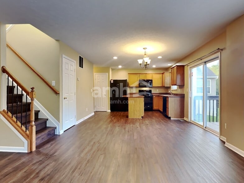 Building Photo - 755 Elm Tree Dr