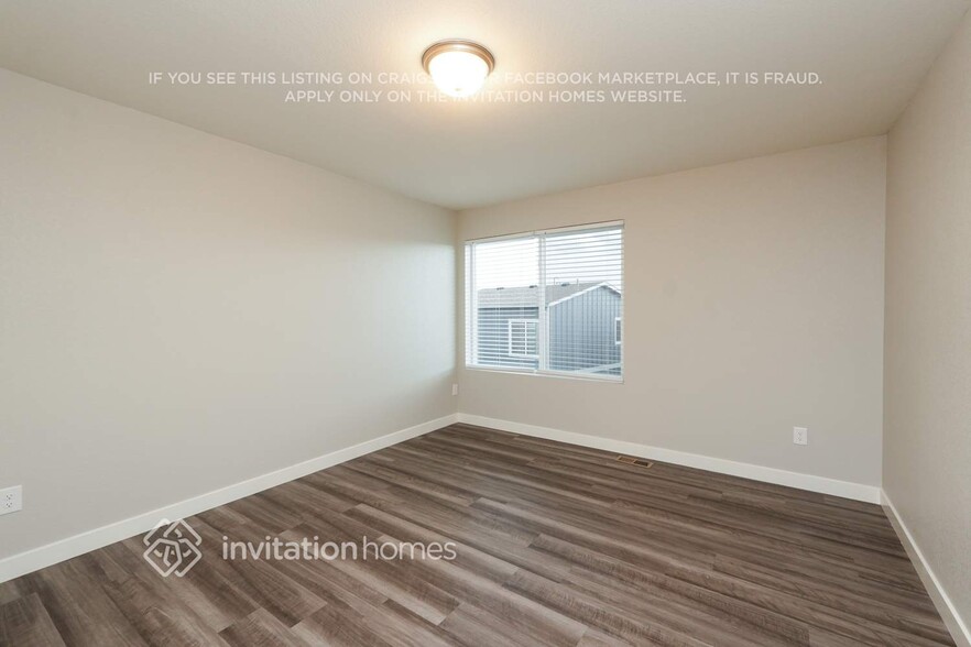 Building Photo - 11216 House Finch Ln
