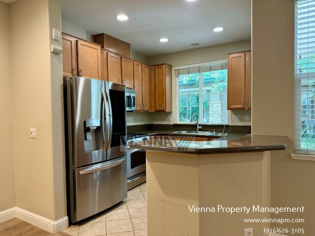 Building Photo - 2108 Las Palomas Loop