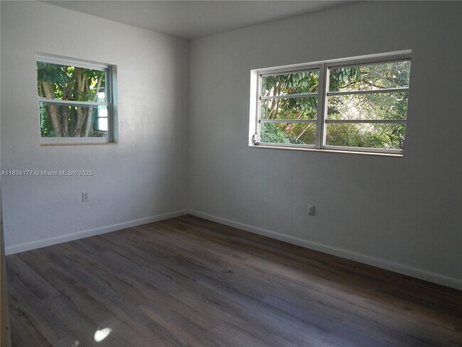Building Photo - 7800 SW 69th Ave