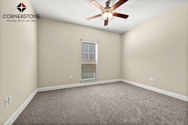 Building Photo - 3 Bedroom House in University Villas| Community Pool |Gated Community