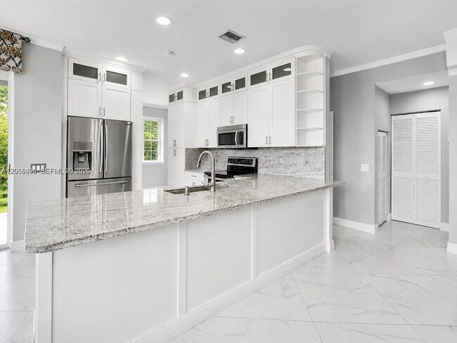 Building Photo - 963 Falling Water Rd