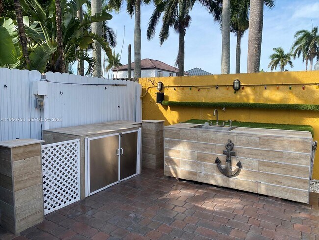 Building Photo - 720 NW 123rd Ave