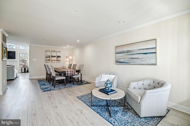 Building Photo - 1855 Creekview Ln