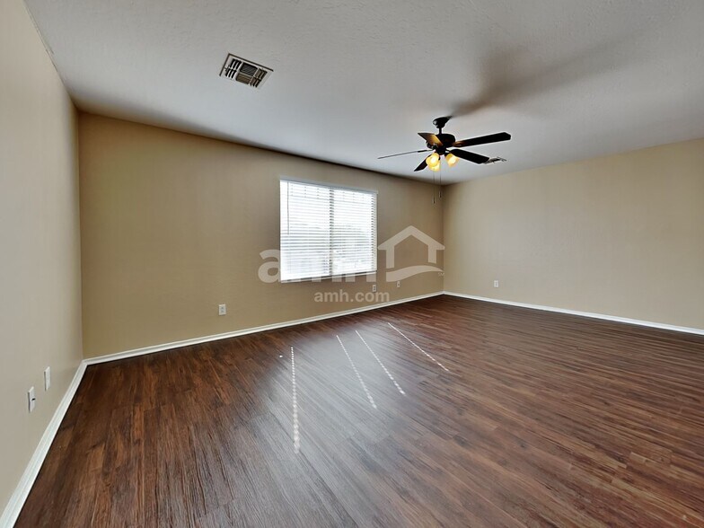 Building Photo - 3250 W Jessica Ln