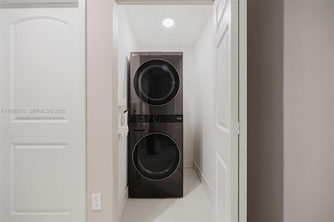 Building Photo - 3564 William Ave