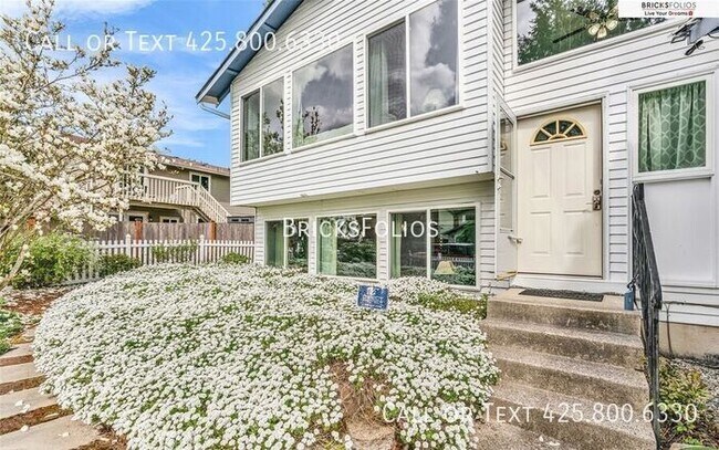 Building Photo - Sunny & Modern 1BR in the Heart of Bothell – Walk Everywhere!