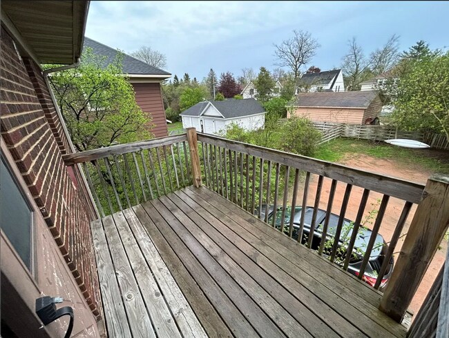 Building Photo - 2209/2213 Sims Avenue