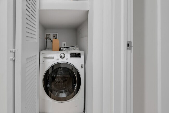 Building Photo - 3101 Sherman Ave NW