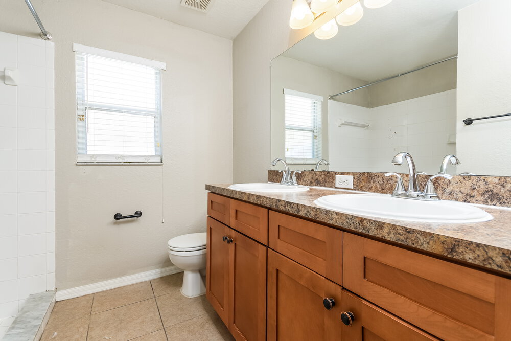 Building Photo - 3008 Sabal Bend Dr NE