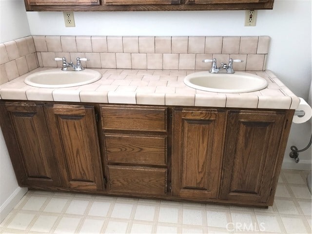 Building Photo - 8355 Broadview Dr