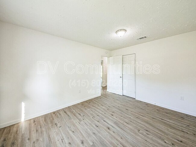 Building Photo - 5314 Straight Arrow Dr