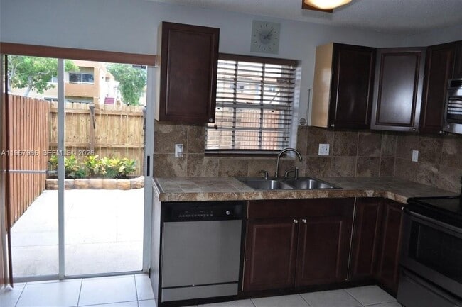 Building Photo - 6100 SW 130th Ave