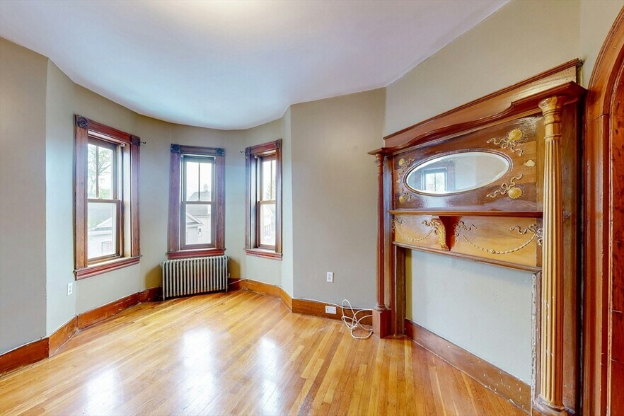 Building Photo - 76 Belden St