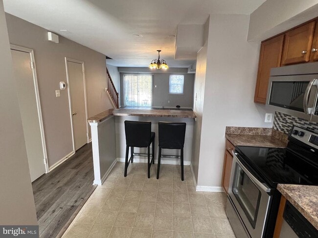 Building Photo - 8 Coventry Ct