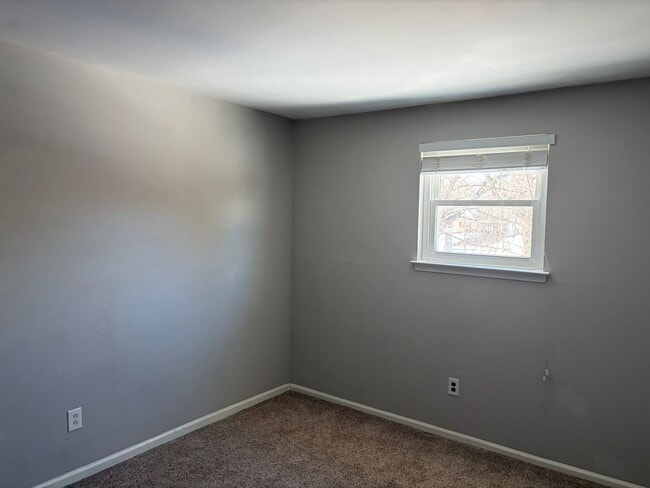 Building Photo - Renovated 3 Bed Twin Home for Rent