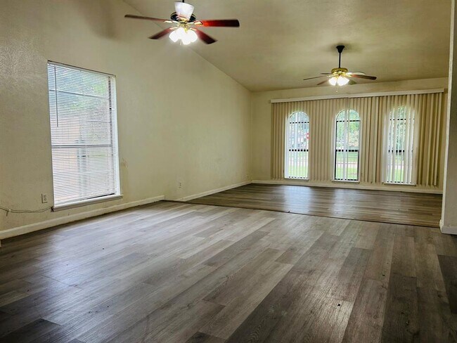 Building Photo - 16902 Castle Fraser Dr