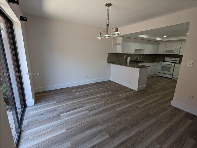 Building Photo - 6445 SW 116th Pl