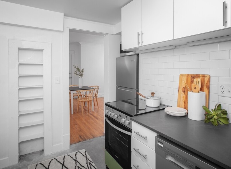 Building Photo - Reagan House