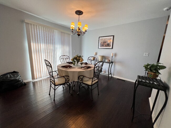 Building Photo - 183 Livingston Pl