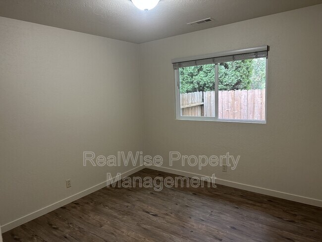 Building Photo - 1326 Dowell Rd