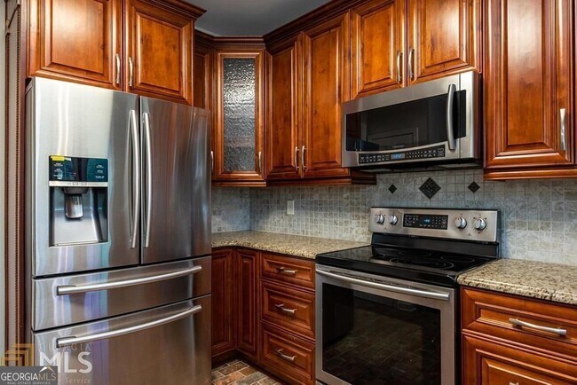 Building Photo - 225 Heritage Lake Dr