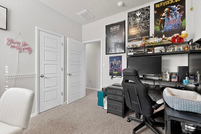 Building Photo - 10650 Valedon Ln SW