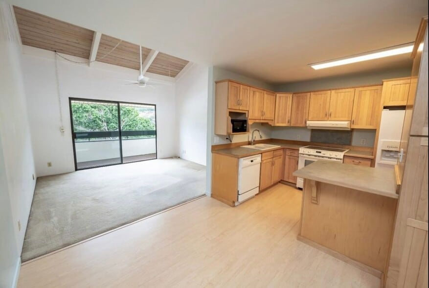 Building Photo - 2180 W Vineyard St