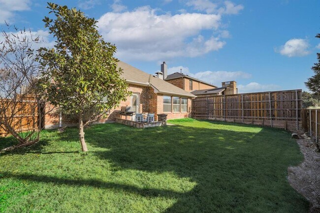 Building Photo - 1369 Tree Top Dr