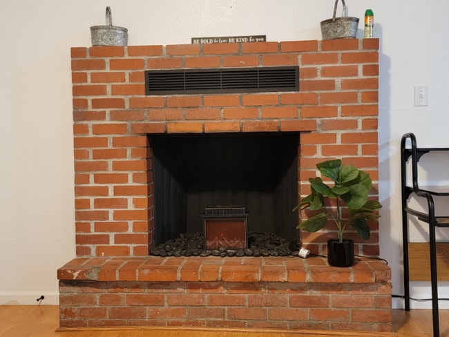 Building Photo - 21800 CA-140