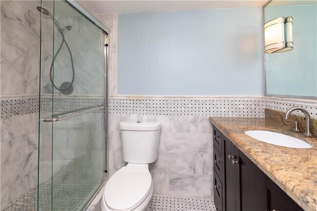 Building Photo - 1811 Sabal Palm Dr