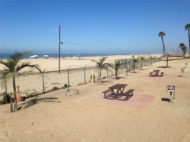 Building Photo - 711 CA-1