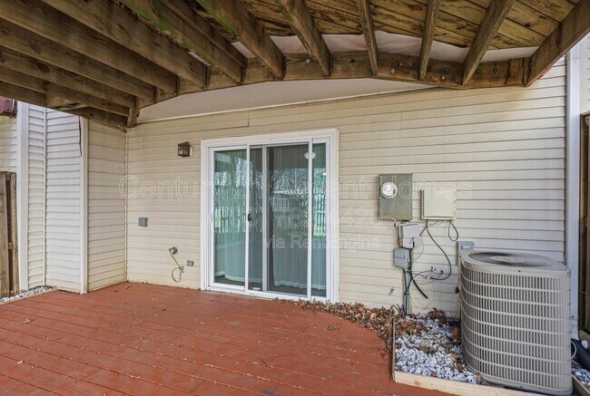 Building Photo - 6719 Sunset Woods Ct