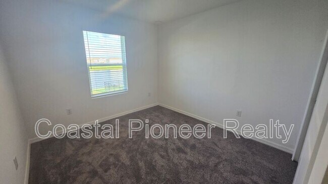 Building Photo - 233 Aquamarine Ln