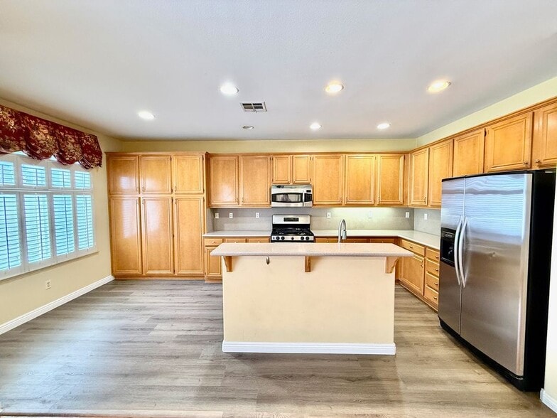 Building Photo - 1319 Jacaranda Cir