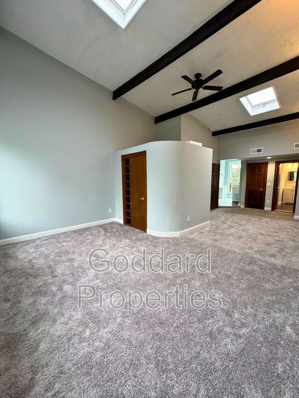 Building Photo - 1713 Linden Ave