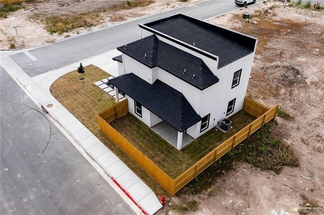 Building Photo - 16 Ana Regina St