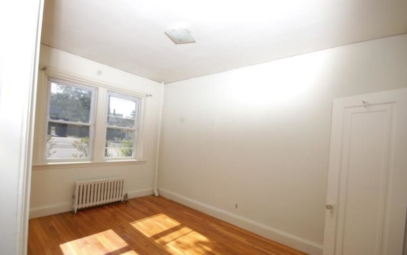 Building Photo - 2031 Commonwealth Ave