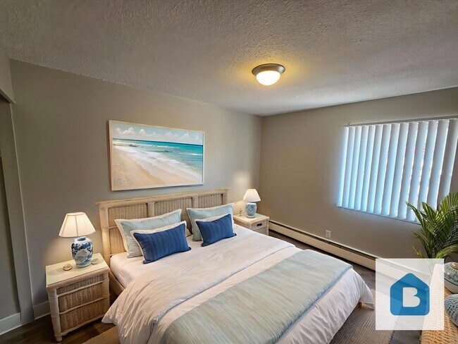 Building Photo - 233 E Arvada St