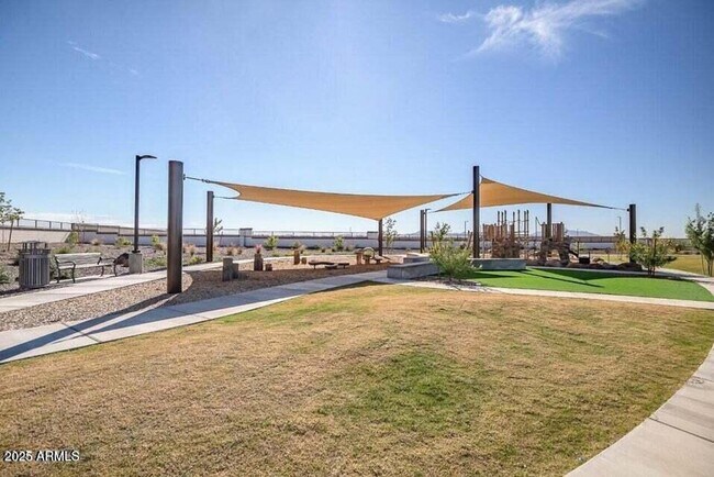 Building Photo - 3 Bedroom 2.5 Bathroom North Creek Home in Queen Creek