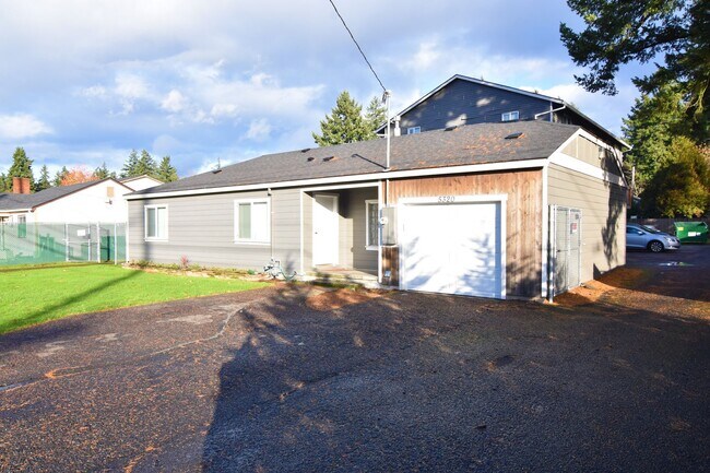 Building Photo - 5320 SE 122nd Ave
