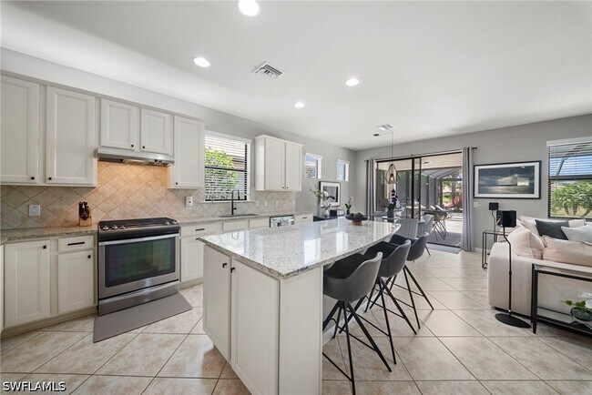 Building Photo - 7052 Live Oak Dr