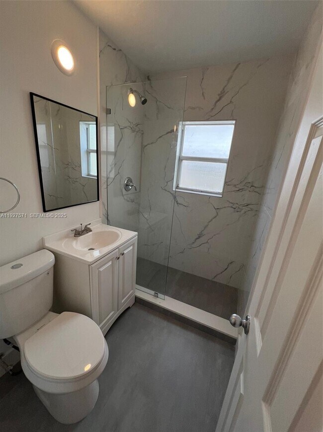 Building Photo - 1948 Fillmore St