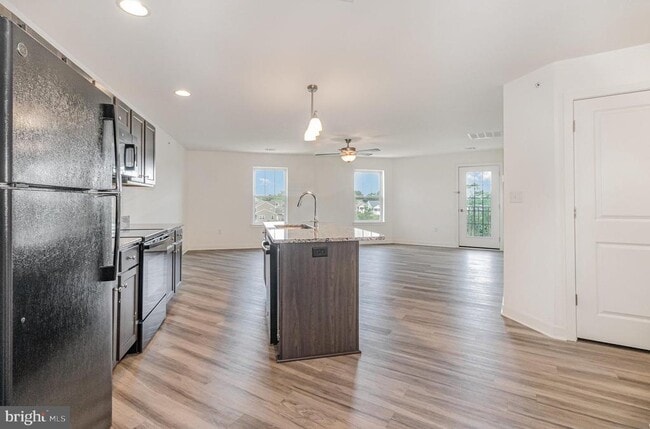 Building Photo - 1708 Fairmont Dr