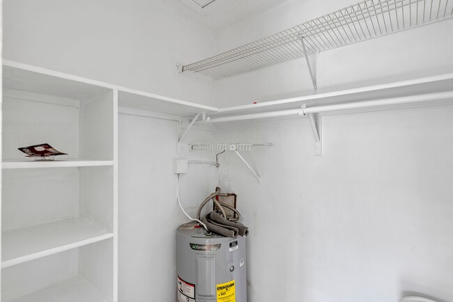 Building Photo - Affordable 1-Bedroom Apartment for Rent – Great Location in Ocala!