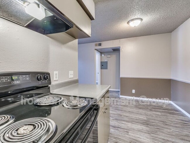 Building Photo - 4657 S Darlington Ave