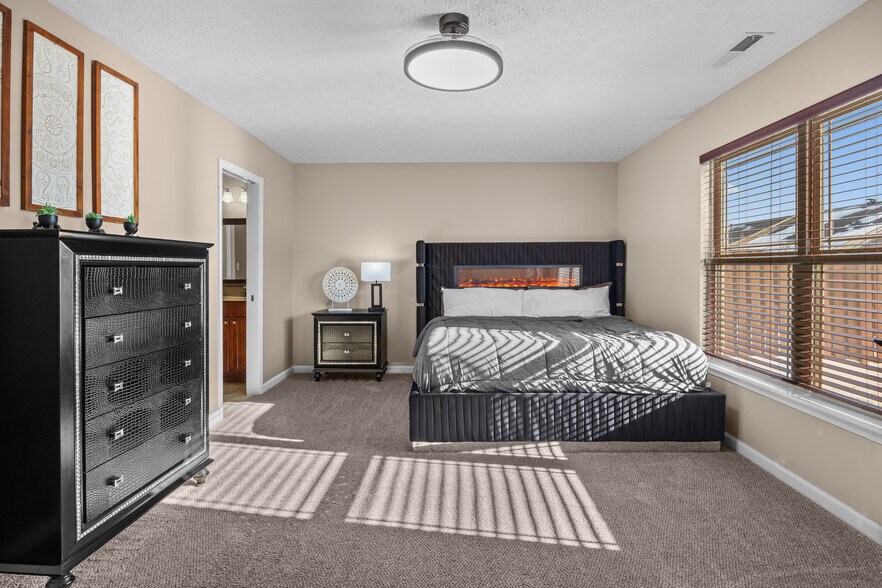 Building Photo - 25 Kettle Ct