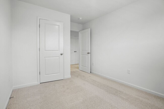 Building Photo - 466 Blair Rd